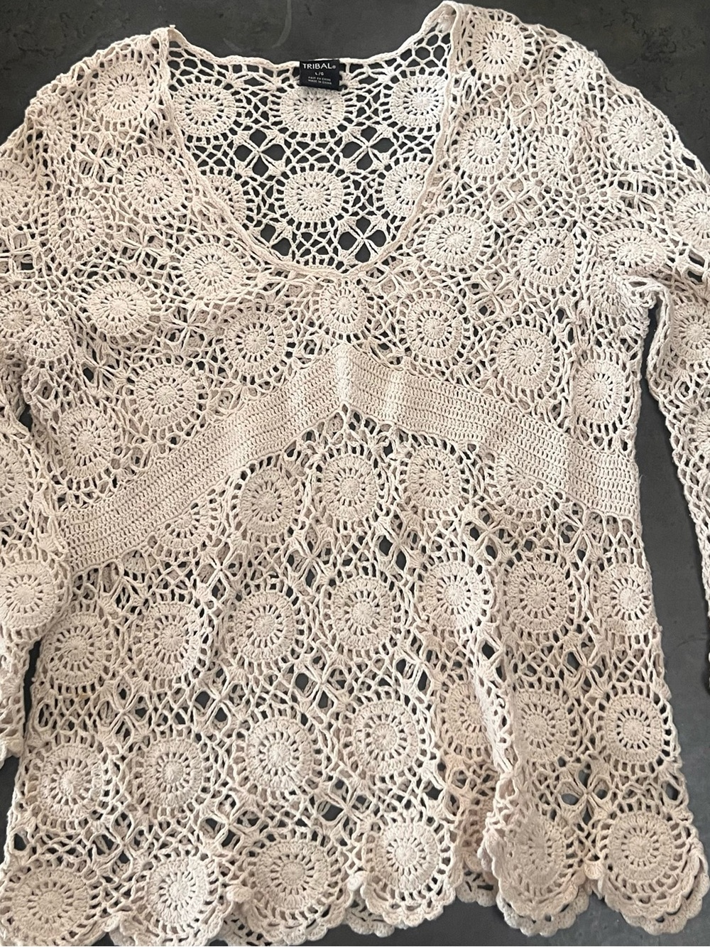 Tribal Cream Crochet Lace Top with V-Neck Crochet Motifs